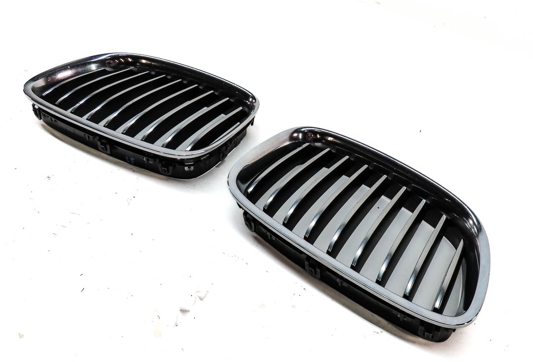10-13 BMW 535iGT 550iGT (F07) FRONT LEFT & RIGHT HOOD VENT GRILLE SET-2 (CHROME)