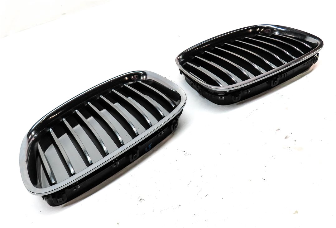 Thumbnail 3: 10-13 BMW 535iGT 550iGT (F07) FRONT LEFT & RIGHT HOOD VENT GRILLE SET-2 (CHROME)