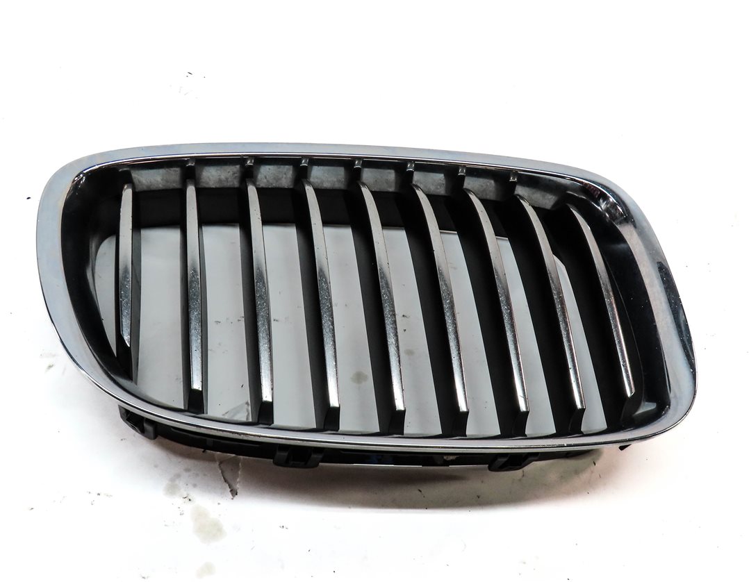 Thumbnail 4: 10-13 BMW 535iGT 550iGT (F07) FRONT LEFT & RIGHT HOOD VENT GRILLE SET-2 (CHROME)