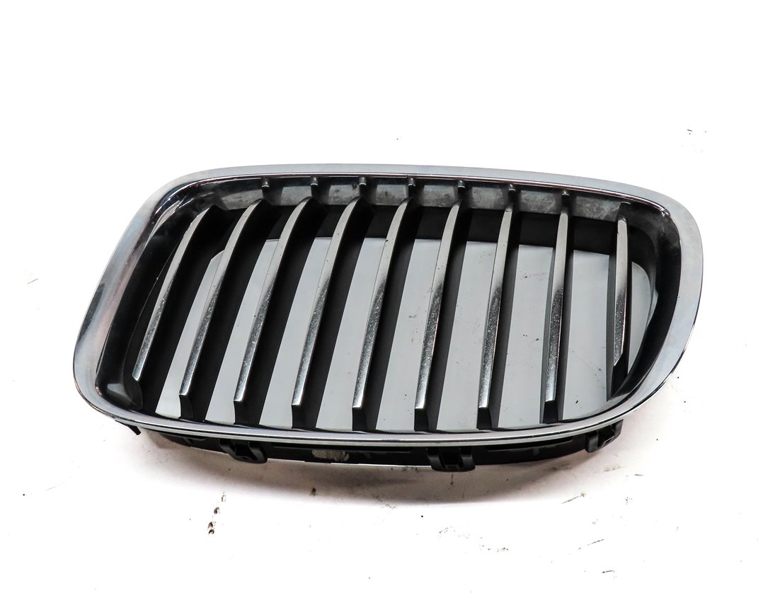 Thumbnail 7: 10-13 BMW 535iGT 550iGT (F07) FRONT LEFT & RIGHT HOOD VENT GRILLE SET-2 (CHROME)