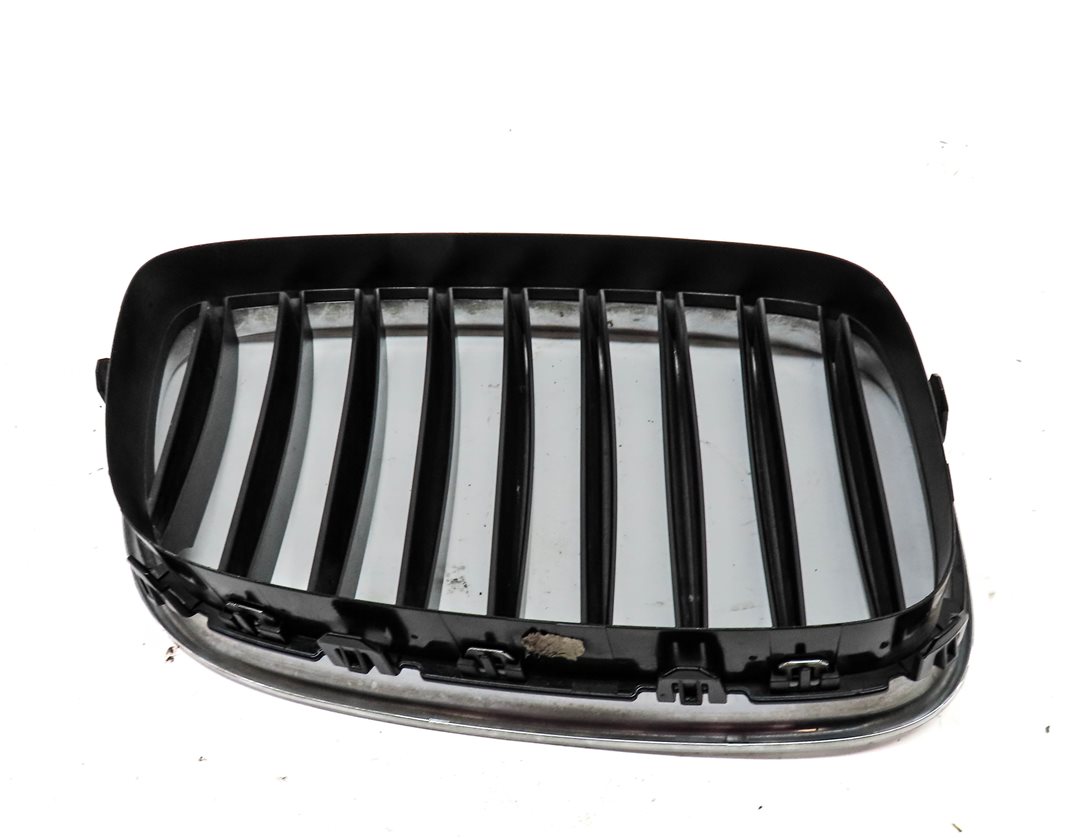 Thumbnail 9: 10-13 BMW 535iGT 550iGT (F07) FRONT LEFT & RIGHT HOOD VENT GRILLE SET-2 (CHROME)