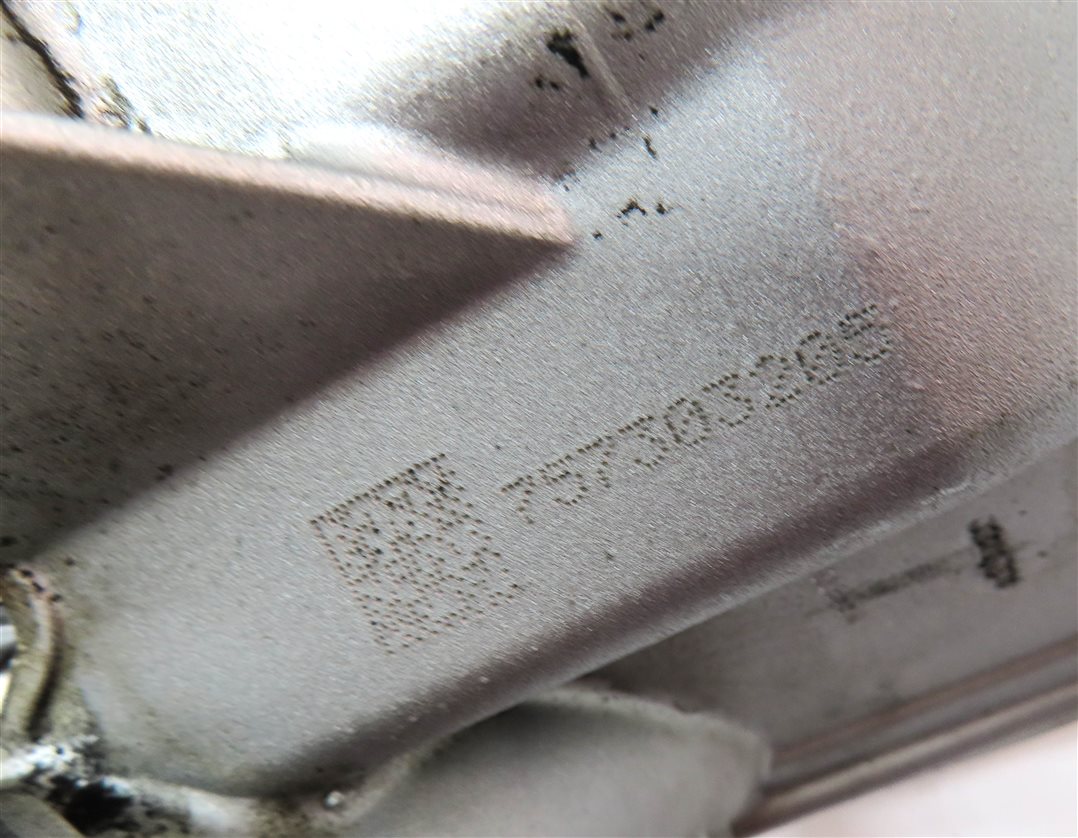 Thumbnail 8: 2011 BMW 535XIGT (F07) 3.0L (N55) ENGINE MOTOR OIL FLUID FILTER HOUSING w/ CAP