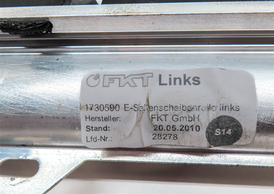 Thumbnail 7: 10-17 BMW 535iGT 550iGT (F07) REAR LEFT DOOR PRIMARY WINDOW SHADE MOTOR ASSEMBLY