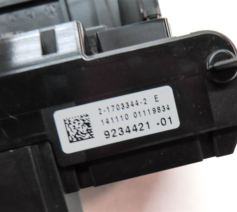 Thumbnail 6: 10-11 5 SERIES F07 F10 FRONT POWER DISTRIBUTION FUSE BOX w/BODY CONTROL MODULE