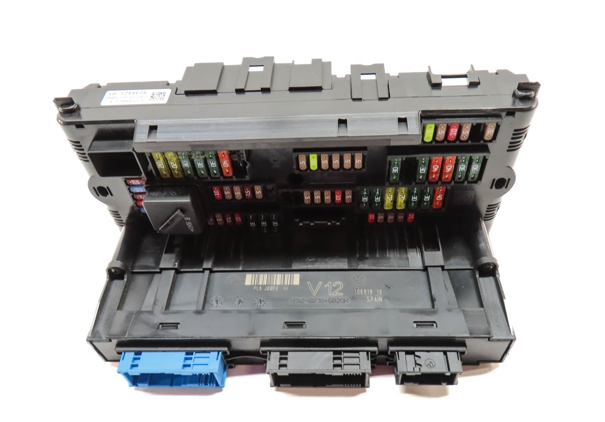 Thumbnail 7: 10-11 5 SERIES F07 F10 FRONT POWER DISTRIBUTION FUSE BOX w/BODY CONTROL MODULE
