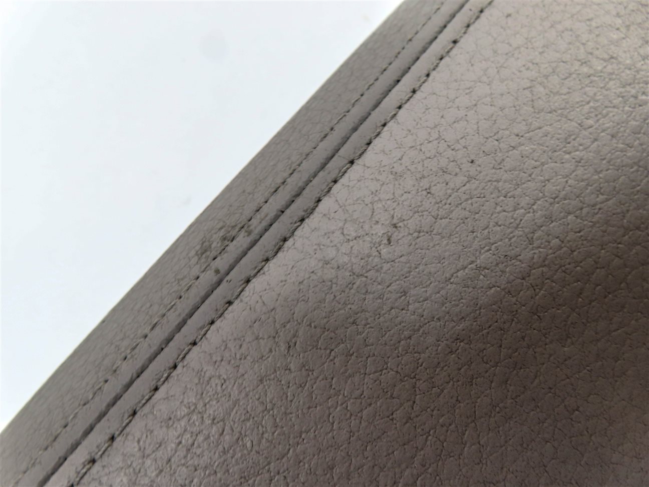 Thumbnail 5: 10-17 BMW 535iGT 550iGT (F07) CENTER CONSOLE STORAGE ARM REST LID SET (Gray)