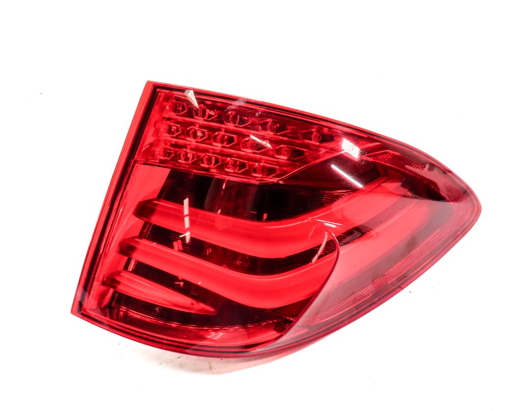 Thumbnail 3: 10-13 BMW 535iGT 550iGT (F07) RIGHT PASSENGER OUTER TAILLIGHT BRAKE LIGHT LAMP