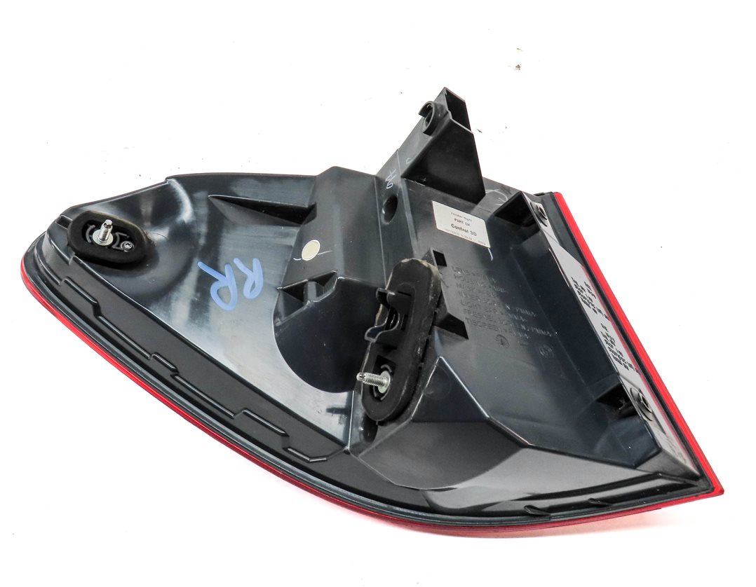 Thumbnail 5: 10-13 BMW 535iGT 550iGT (F07) RIGHT PASSENGER OUTER TAILLIGHT BRAKE LIGHT LAMP