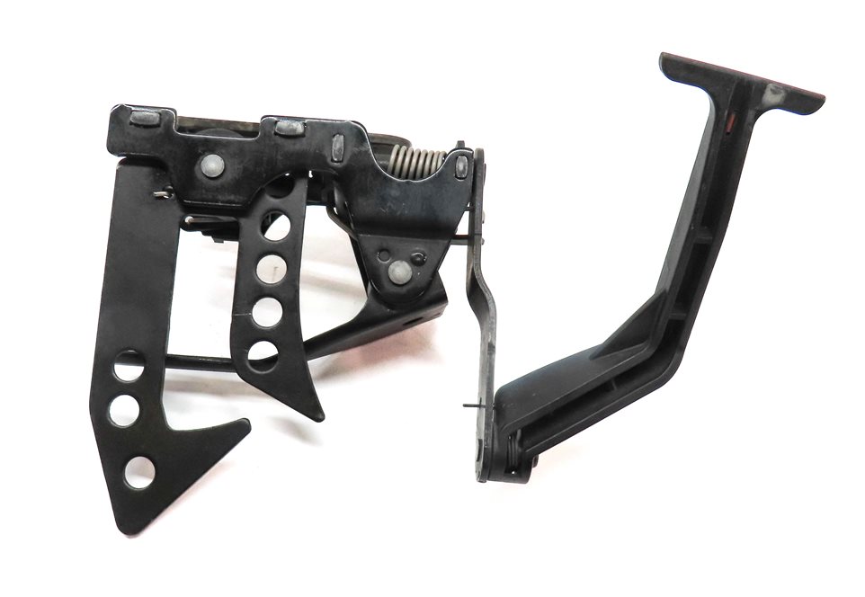 Thumbnail 6: 2013 MERCEDES S550 (W221) HOOD SAFETY CATCH HOOK LATCH & RELEASE LEVER