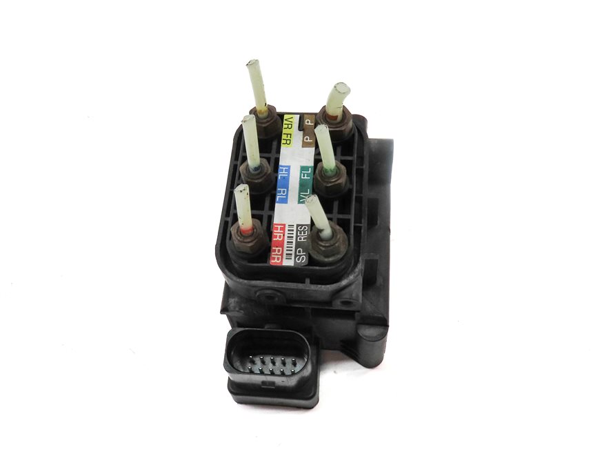 Thumbnail 2: 2013 MERCEDES S550 (W221) AIR SUSPENSION TRANSFER RELIEF VALVE BLOCK