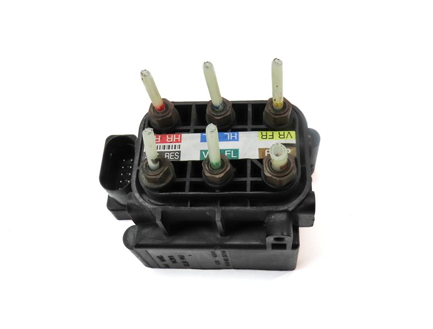 Thumbnail 5: 2013 MERCEDES S550 (W221) AIR SUSPENSION TRANSFER RELIEF VALVE BLOCK