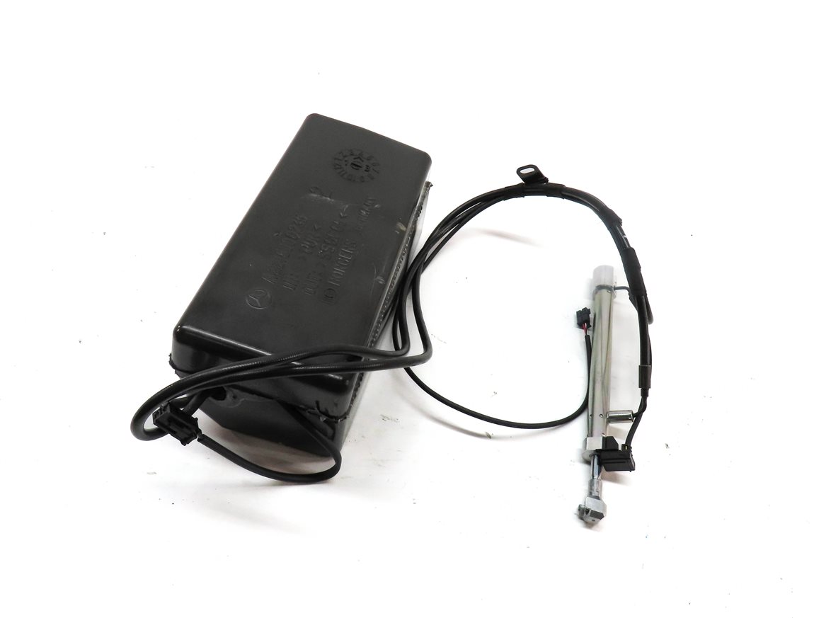 Thumbnail 1: 2013 MERCEDES S550 (W221) HYDRAULIC TRUNK LID ASSIST SYSTEM PUMP & RAM w/ LINES