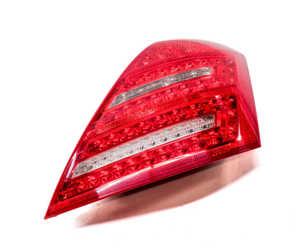 Thumbnail 4: 10-13 MERCEDES S-CLASS (W221) RIGHT PASSENGER REAR TAILLIGHT BRAKE LIGHT LAMP