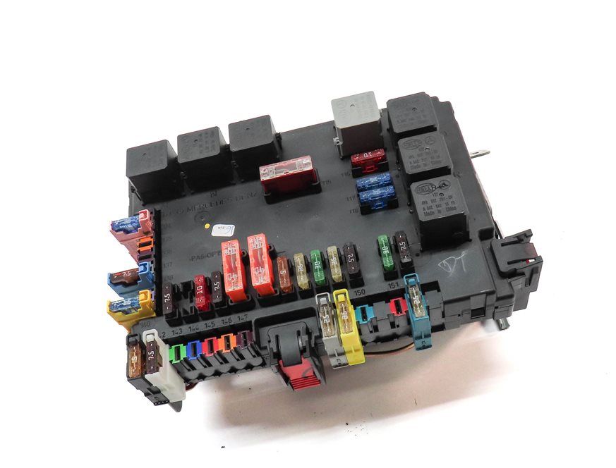 Thumbnail 3: 2013 MERCEDES S550 (W221) REAR RELAY FUSE BOX POWER JUNCTION