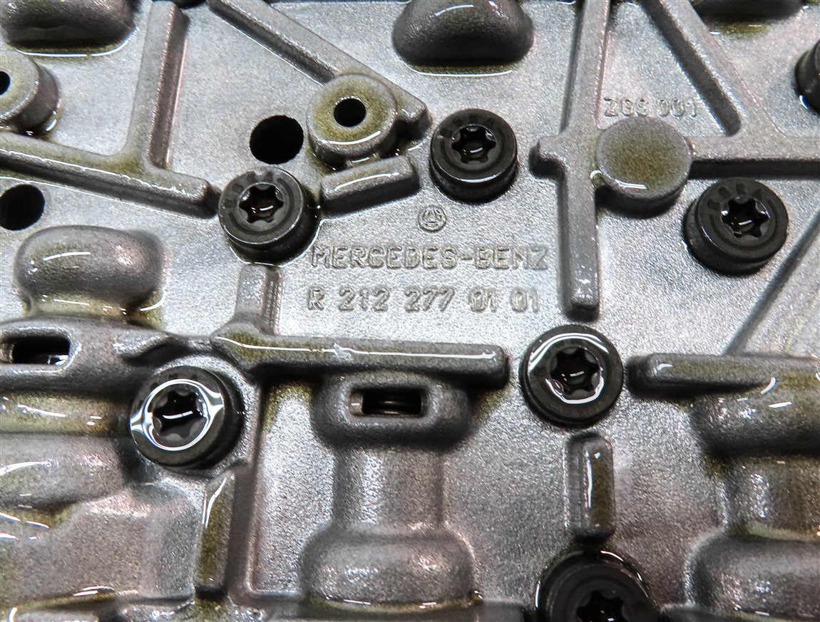 Thumbnail 8: 12-13 MERCEDES CL E S CLS W221 AWD AUTO 7 SPEED TRANSMISSION VALVE BODY BLOCK