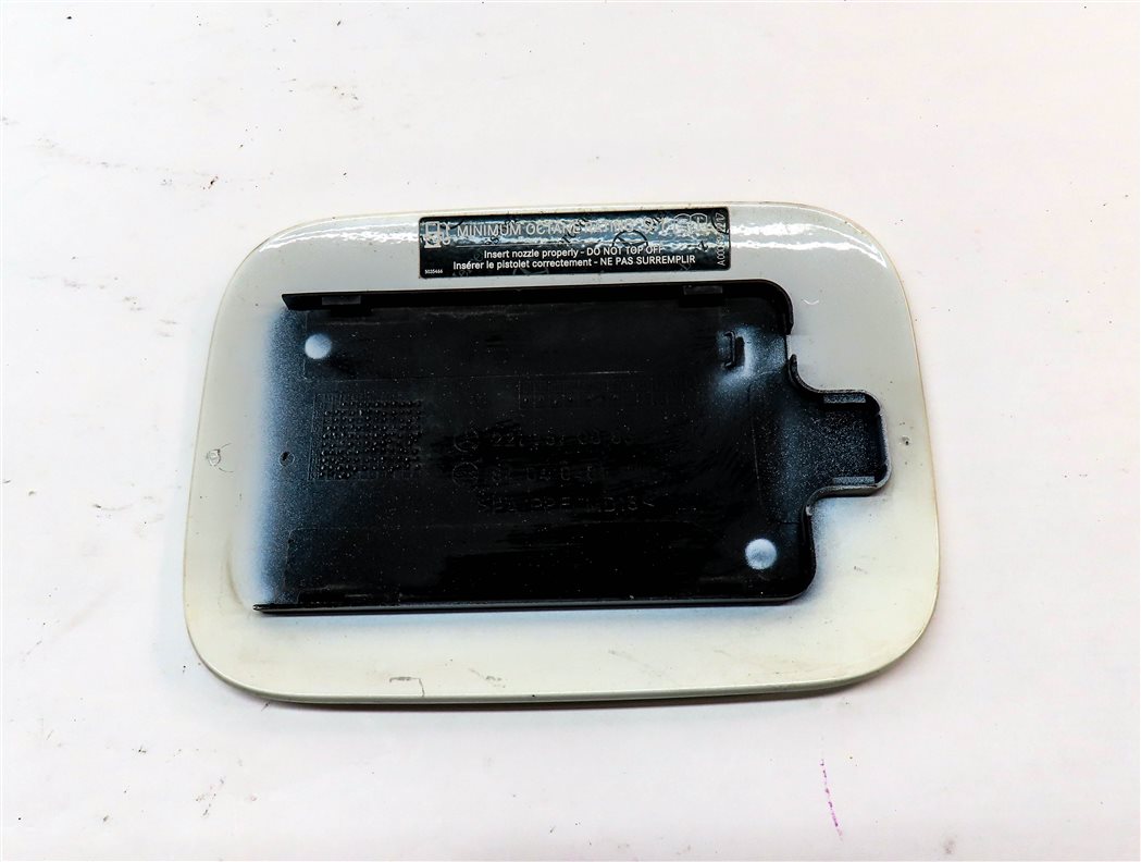 Thumbnail 5: 2007-2013 MERCEDES S CLASS (W221) FUEL GAS TANK DOOR TRIM COVER (White)