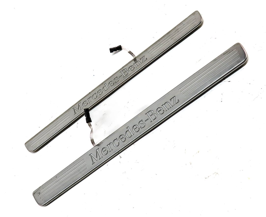 Thumbnail 3: 2014 MERCEDES GL450 (X166) LIGHTED DOOR SILL SCUFF PLATE SET/2