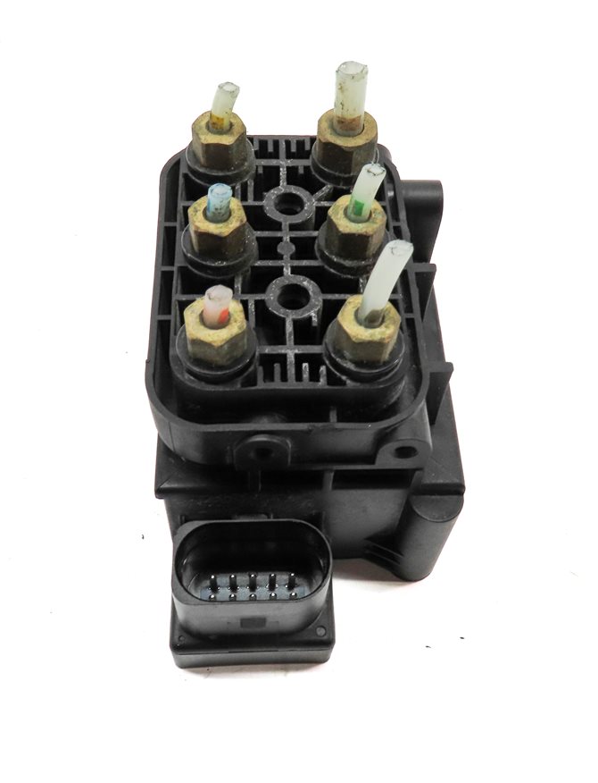 Thumbnail 4: 2014 MERCEDES GL450 (X166) AIRMATIC AIR SUSPENSION CONTROL VALVE BLOCK MODULE