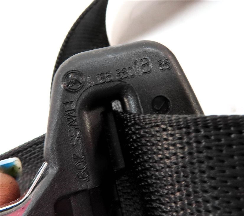 Thumbnail 5: 14 MERCEDES GL450 (X166) REAR 3RD ROW RIGHT SEAT SEATBELT BELT RETRACTOR (Black)