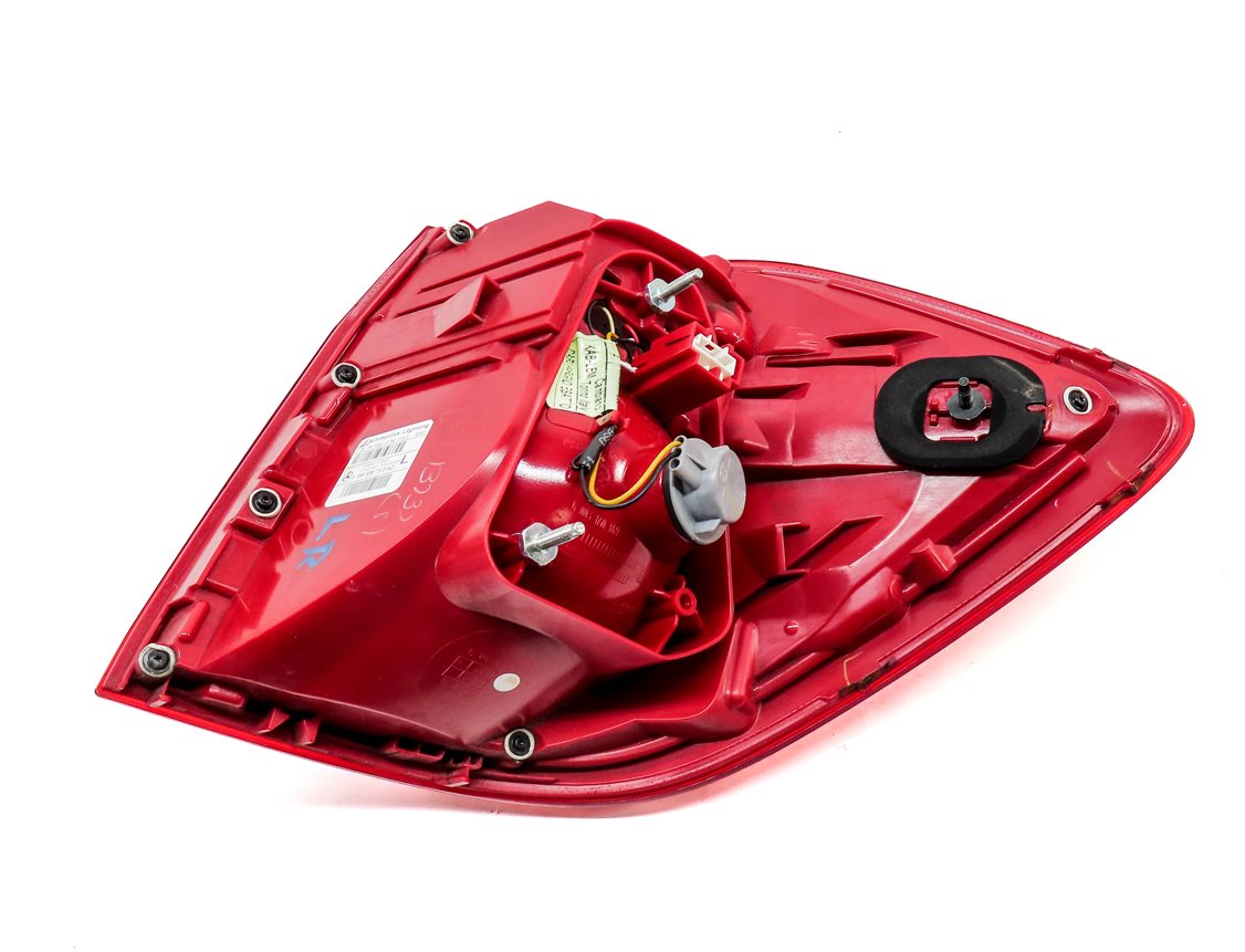 Thumbnail 5: 13-16 MERCEDES GL350 GL450 GL550 (X166) LEFT DRIVER TAILLIGHT BRAKE LIGHT LAMP