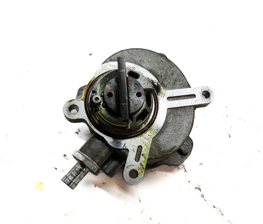 03-10 X5 550i 650i 645i 750i 760i E60 E63 E65 E66 E53 E70 V8 BRAKE VACUUM PUMP
