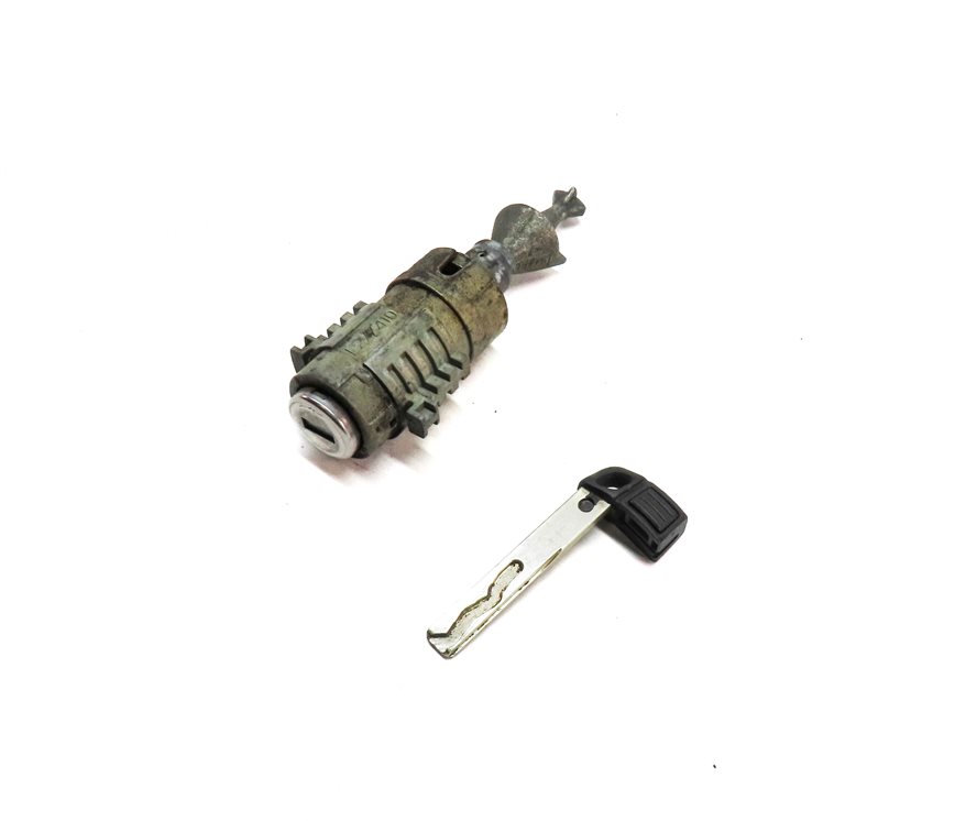 2007 BMW 550I (E60) FRONT LEFT DRIVER DOOR LOCK CYLINDER w/ KEY SET/2