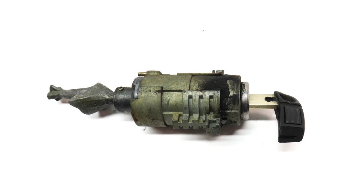 Thumbnail 8: 2007 BMW 550I (E60) FRONT LEFT DRIVER DOOR LOCK CYLINDER w/ KEY SET/2