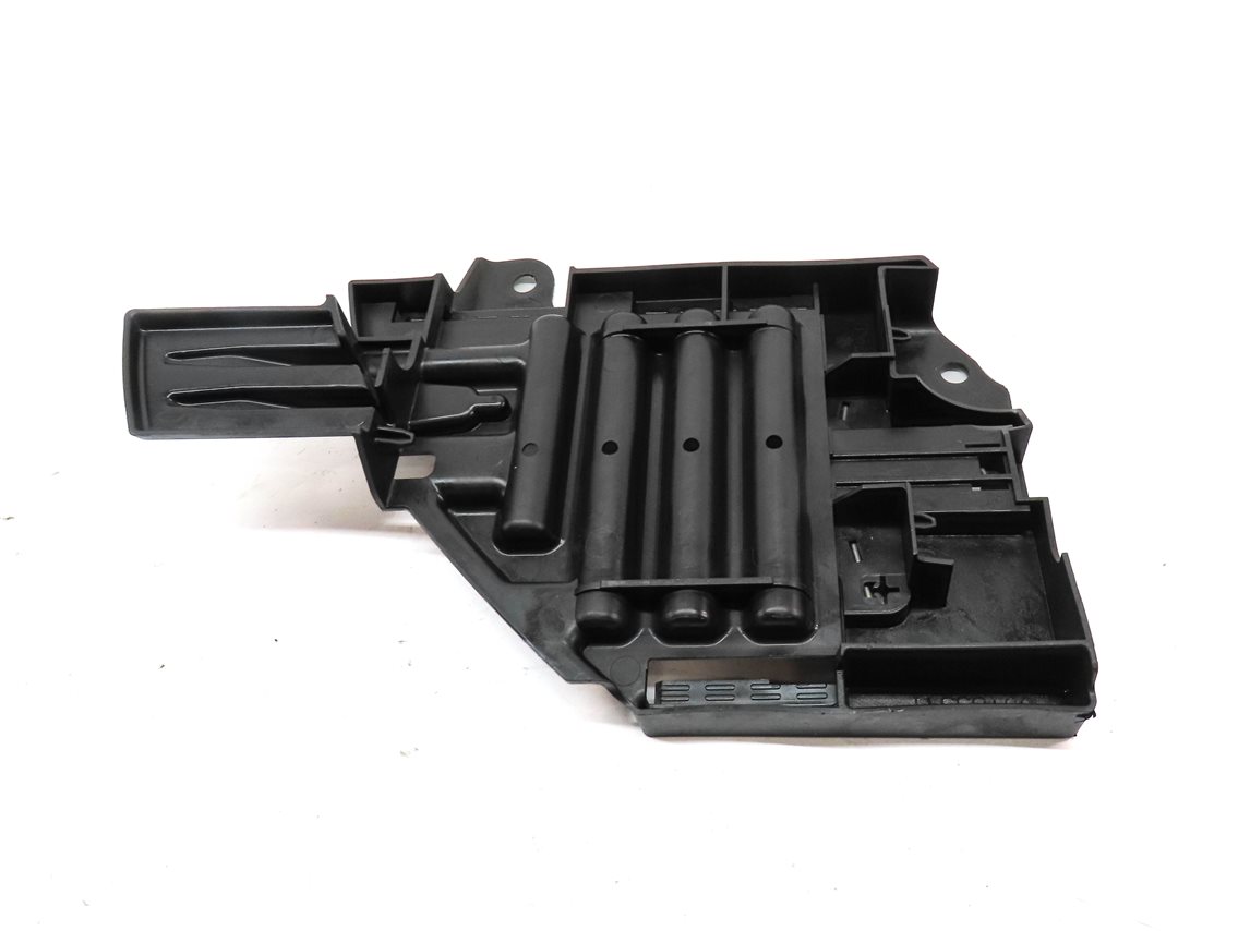 Thumbnail 2: 2017 LAND ROVER DISCOVERY SPORT (L550) FRONT RIGHT HEADLIGHT LIGHT MOUNT BRACKET