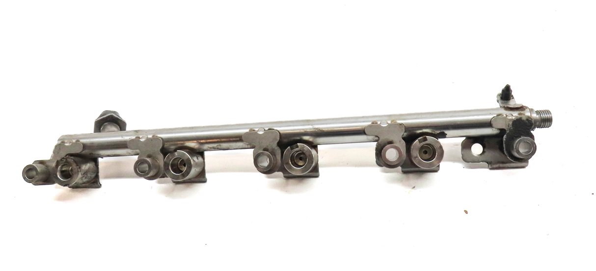 Thumbnail 2: 2017 LAND ROVER DISCOVERY SPORT (L550) 2.0L ENGINE FUEL RAIL