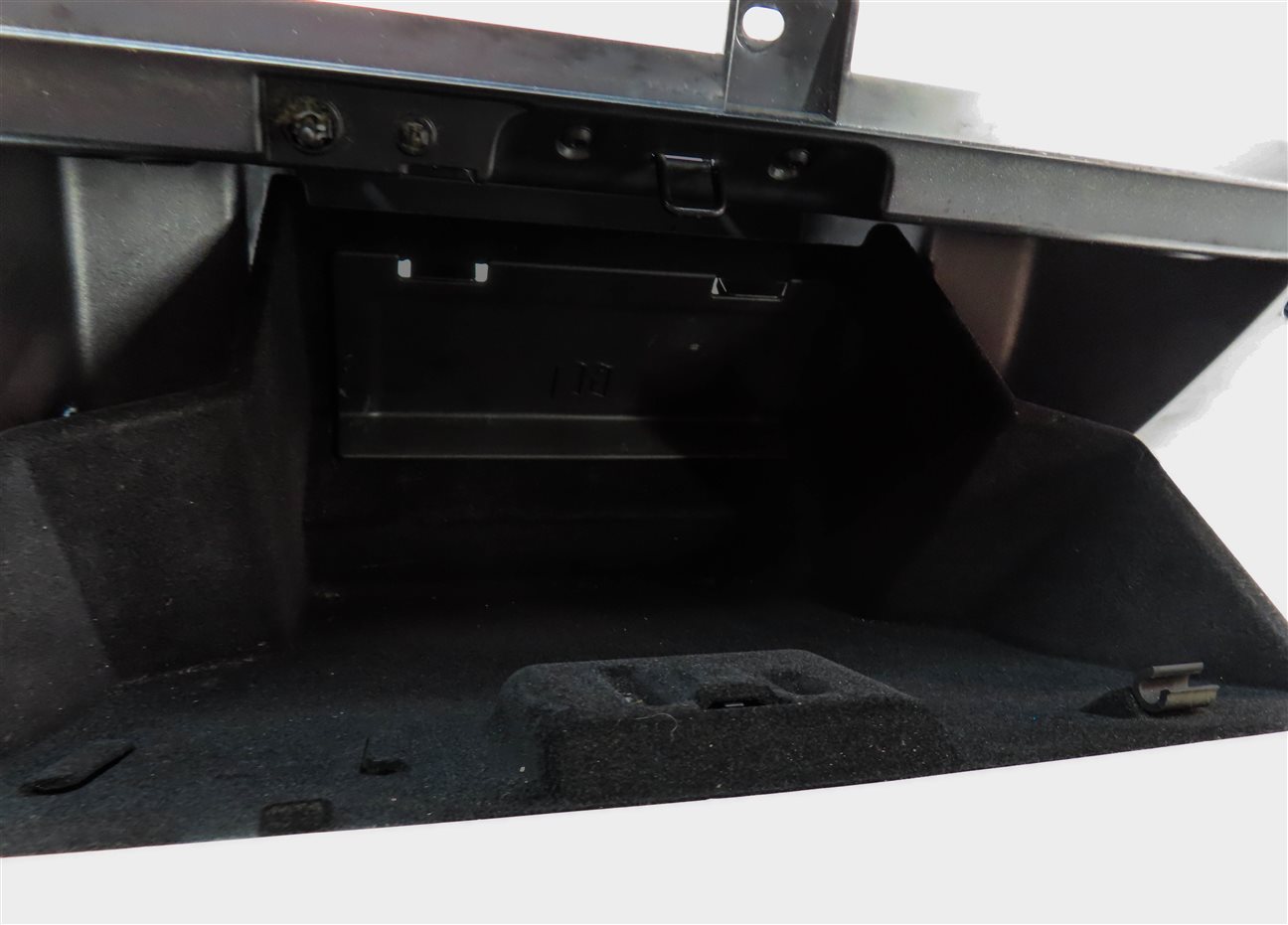 Thumbnail 8: 2017-2019 LAND ROVER DISCOVERY SPORT (L550) PASSENGER GLOVE BOX ASSEMBLY (Grey)