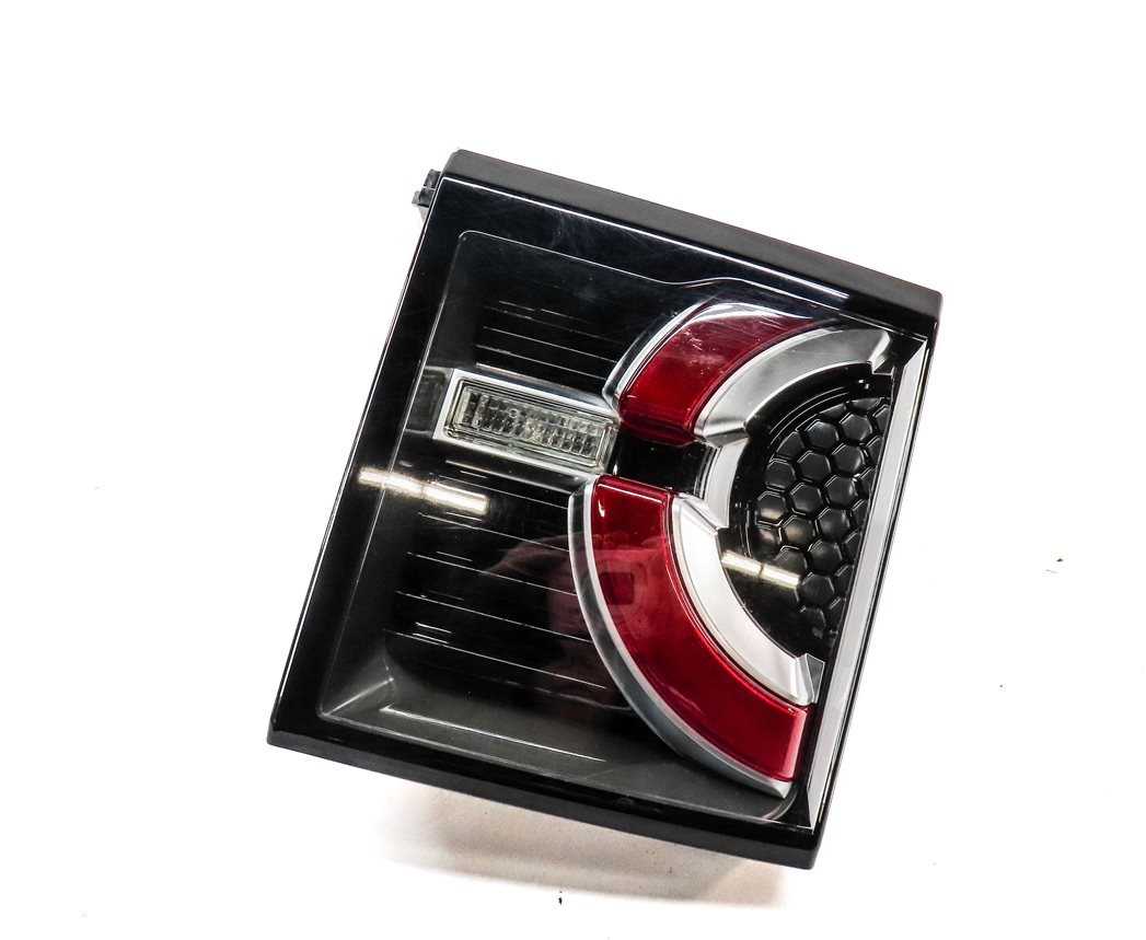 Thumbnail 1: 15-19 LAND ROVER DISCOVERY SPORT (L550) RIGHT REAR INNER TAILLIGHT LIGHT LAMP