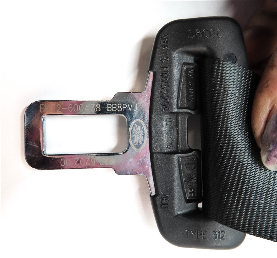 Thumbnail 5: 2017 DISCOVERY SPORT (L550) REAR 2ND ROW CENTER SEATBELT RETRACTOR (Black)