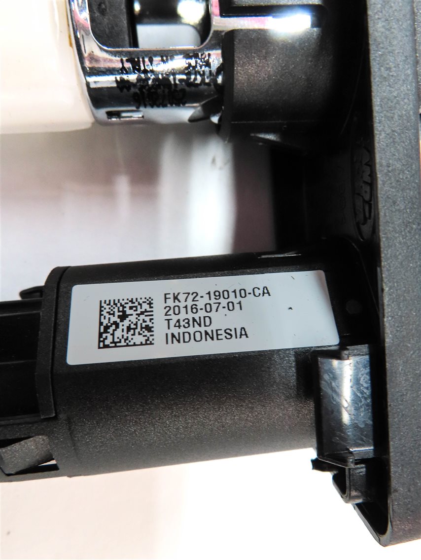 Thumbnail 7: 2017 LAND ROVER DISCOVERY SPORT (L550) 5V 12V VOLT POWER SOCKET CHARGE PANEL