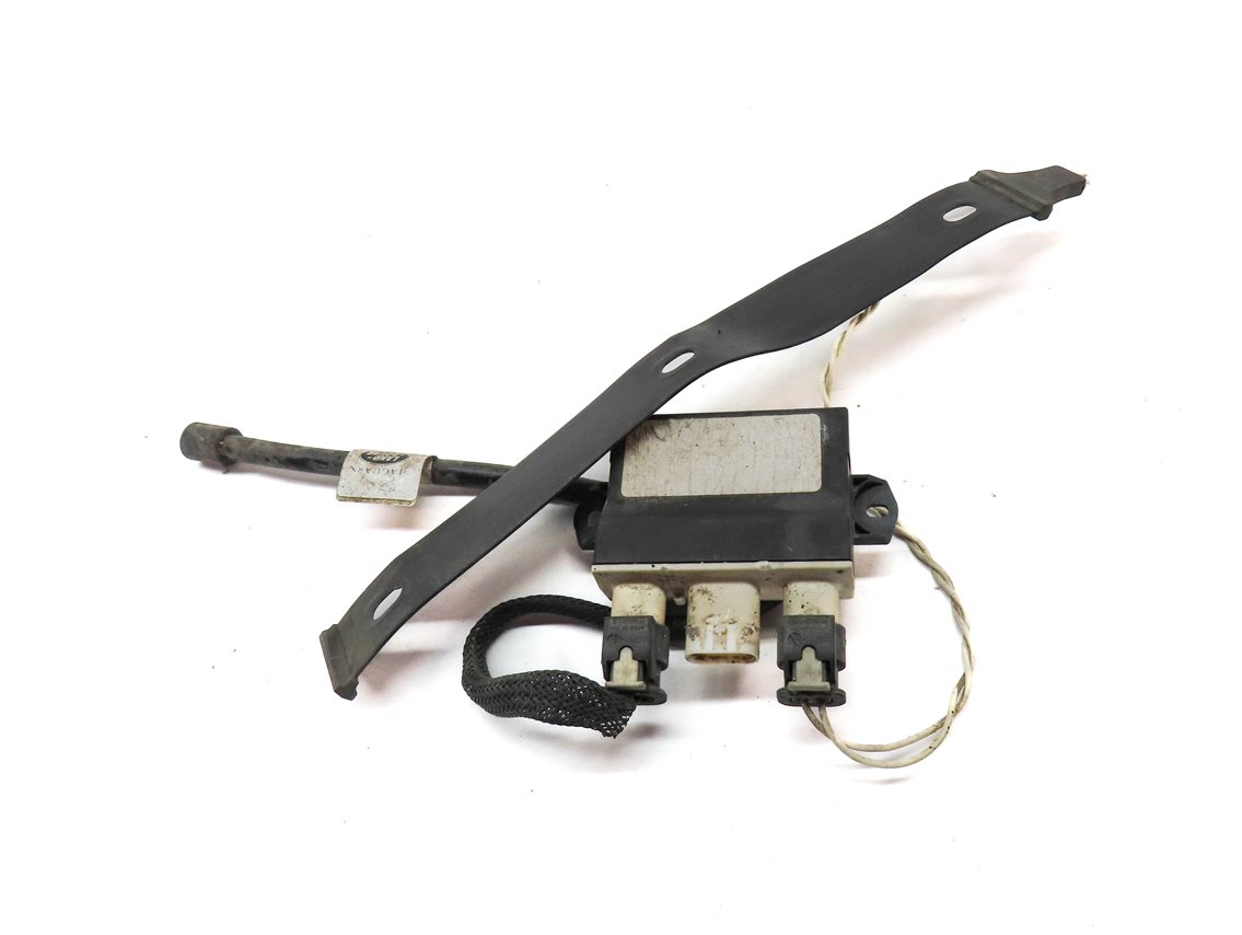Thumbnail 2: 2017 LAND ROVER DISCOVERY SPORT (L550) TRUNK OPEN KICK PANEL MODULE w/ SENSORS