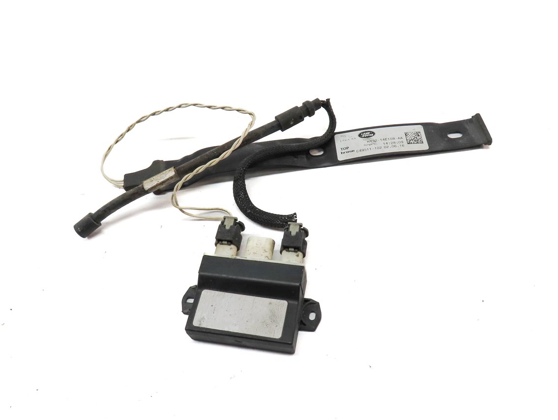 Thumbnail 2: 2017 LAND ROVER DISCOVERY SPORT (L550) TRUNK OPEN KICK PANEL MODULE w/ SENSORS
