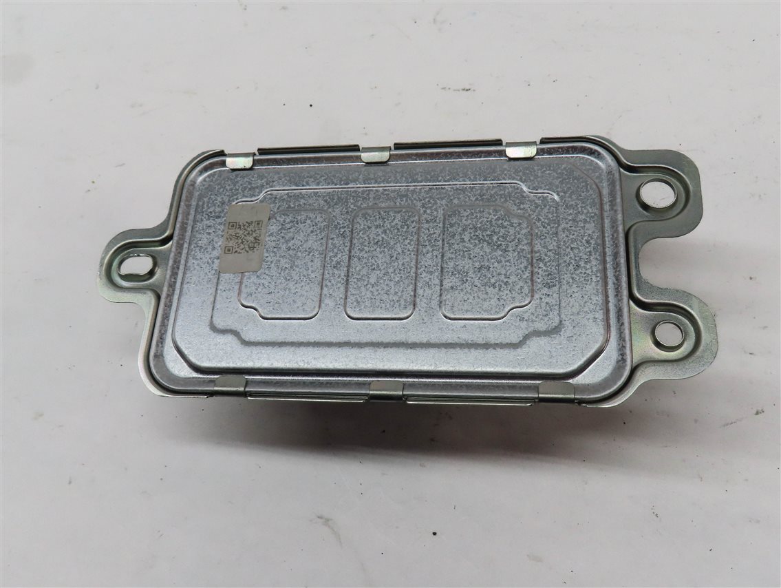 Thumbnail 5: 2017 LAND ROVER DISCOVERY SPORT (L550) POWER INVERTER VOLTAGE CONTROL MODULE