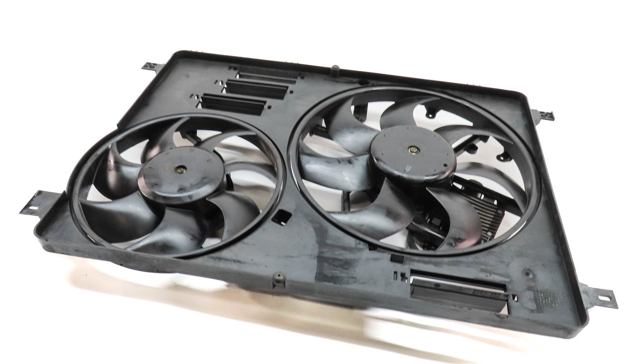 12-17 LR2 DISCOVERY SPORT RANGE ROVER EVOQUE L550 RADIATOR COOLING FAN & SHROUD