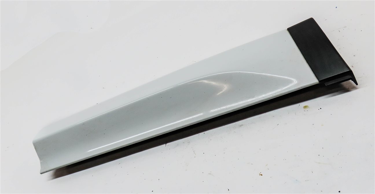 Thumbnail 3: 2017 LAND ROVER DISCOVERY SPORT (L550) REAR RIGHT LOWER DOOR TRIM PANEL (White)