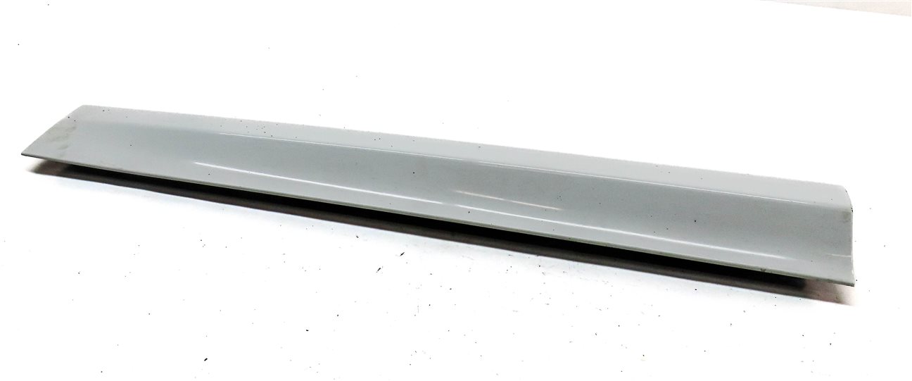 2017 LAND ROVER DISCOVERY SPORT (L550) FRONT RIGHT LOWER DOOR TRIM PANEL (White)