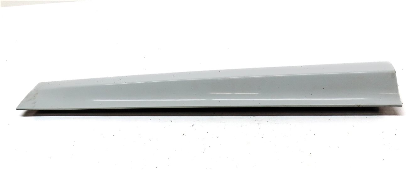 Thumbnail 2: 2017 LAND ROVER DISCOVERY SPORT (L550) FRONT RIGHT LOWER DOOR TRIM PANEL (White)
