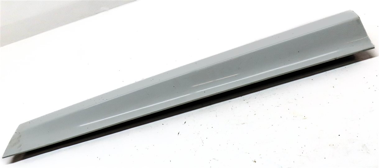 Thumbnail 3: 2017 LAND ROVER DISCOVERY SPORT (L550) FRONT RIGHT LOWER DOOR TRIM PANEL (White)