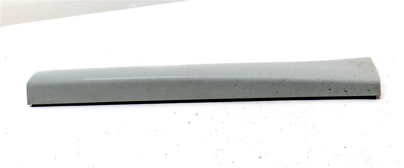 Thumbnail 4: 2017 LAND ROVER DISCOVERY SPORT (L550) FRONT RIGHT LOWER DOOR TRIM PANEL (White)