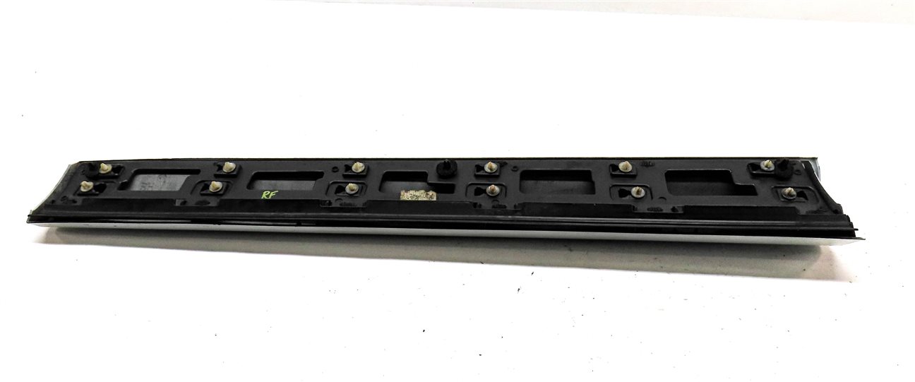 Thumbnail 6: 2017 LAND ROVER DISCOVERY SPORT (L550) FRONT RIGHT LOWER DOOR TRIM PANEL (White)