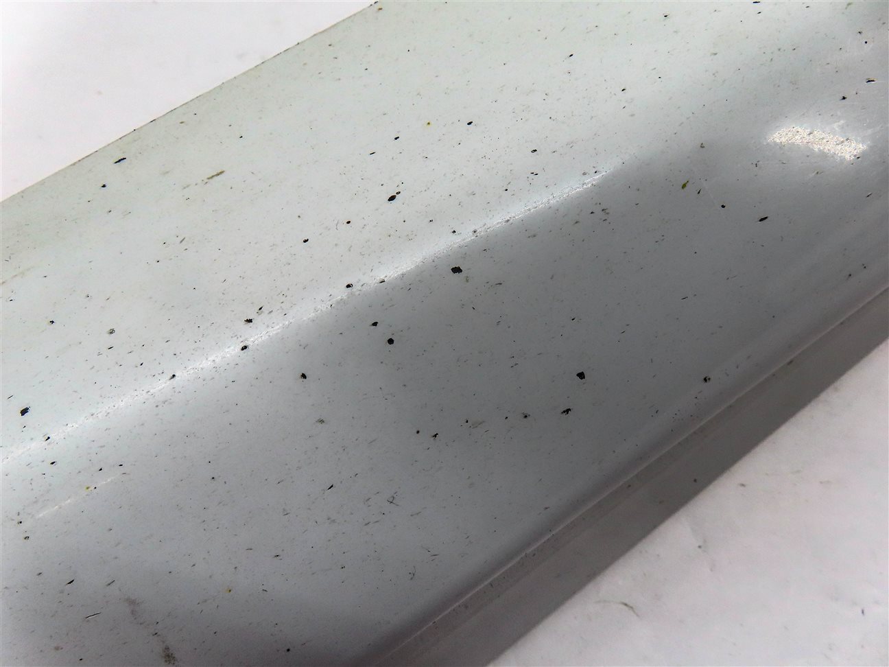 Thumbnail 8: 2017 LAND ROVER DISCOVERY SPORT (L550) FRONT RIGHT LOWER DOOR TRIM PANEL (White)