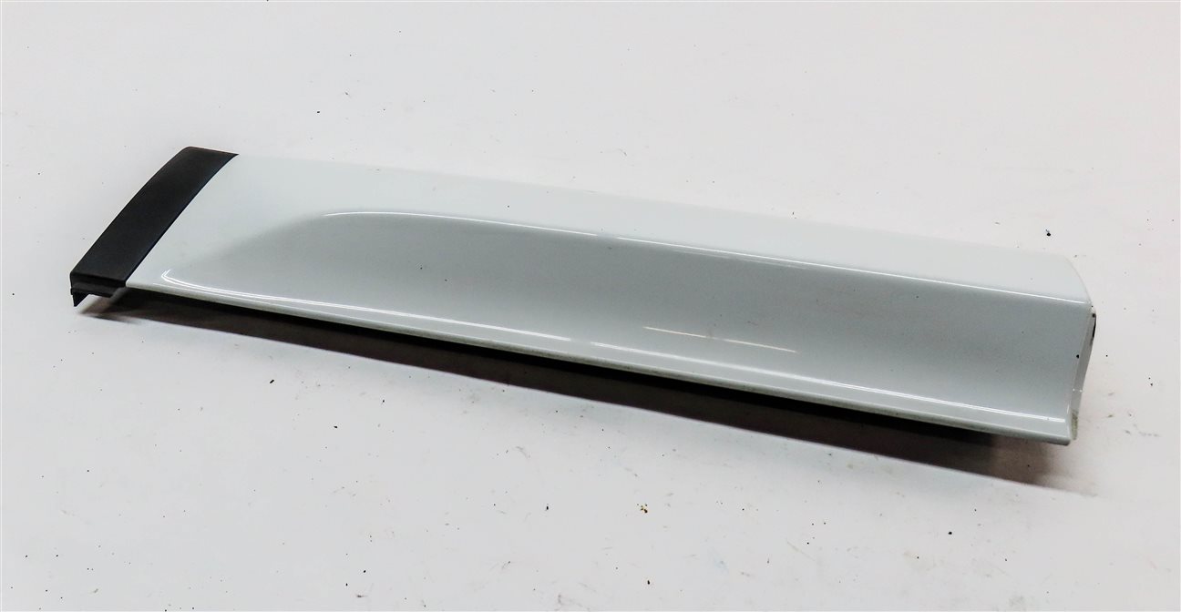 2017 LAND ROVER DISCOVERY SPORT (L550) REAR LEFT LOWER DOOR TRIM PANEL (White)