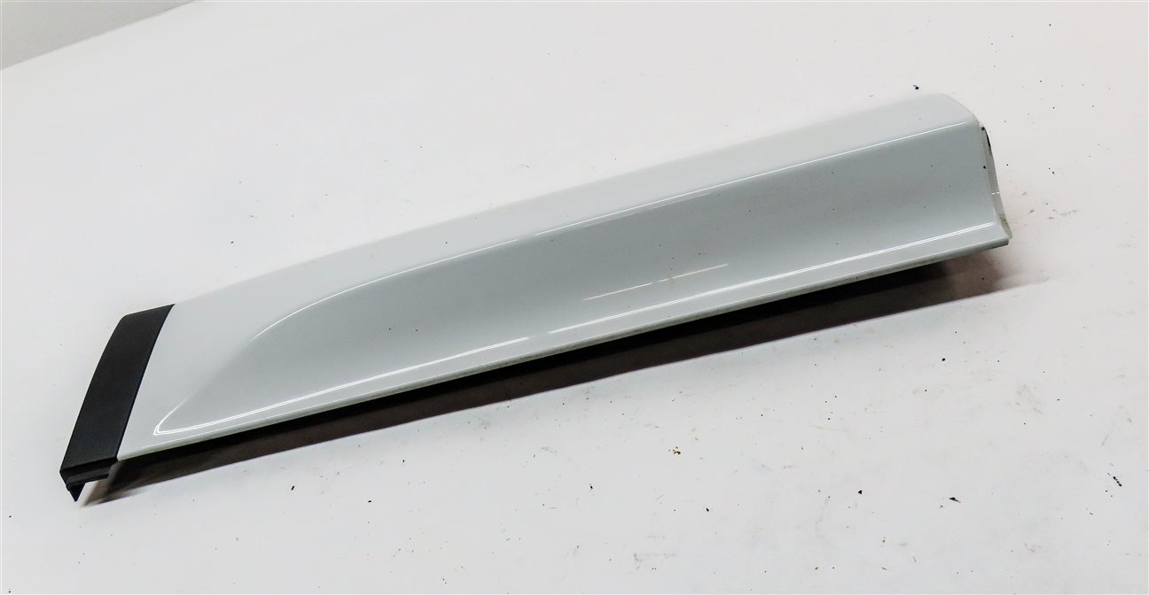 Thumbnail 3: 2017 LAND ROVER DISCOVERY SPORT (L550) REAR LEFT LOWER DOOR TRIM PANEL (White)