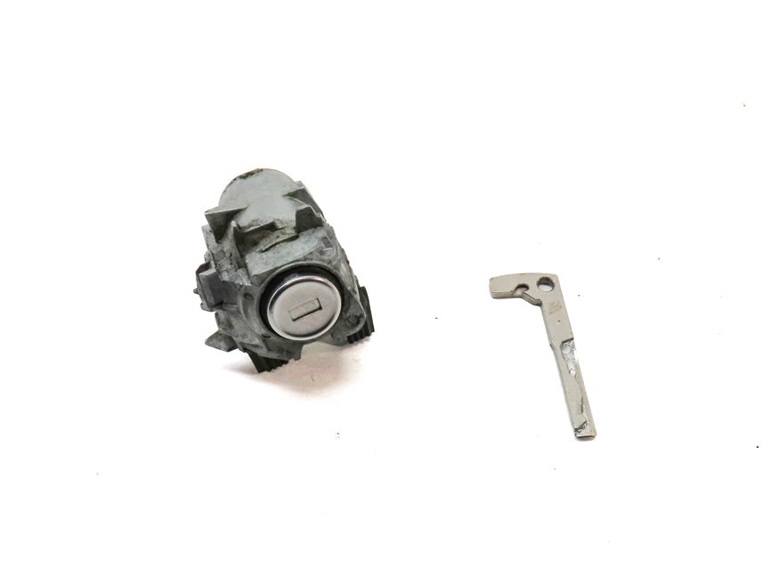Thumbnail 2: 2016 MERCEDES CLA250 (W117) FRONT LEFT DRIVER DOOR LOCK CYLINDER w/ KEY SET/2