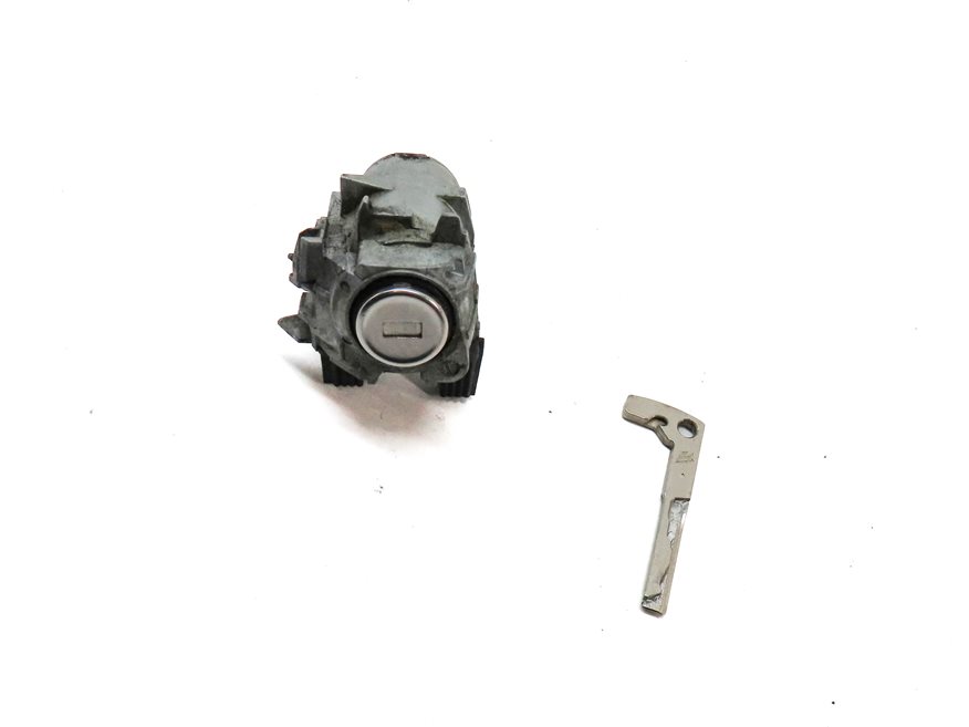 Thumbnail 3: 2016 MERCEDES CLA250 (W117) FRONT LEFT DRIVER DOOR LOCK CYLINDER w/ KEY SET/2