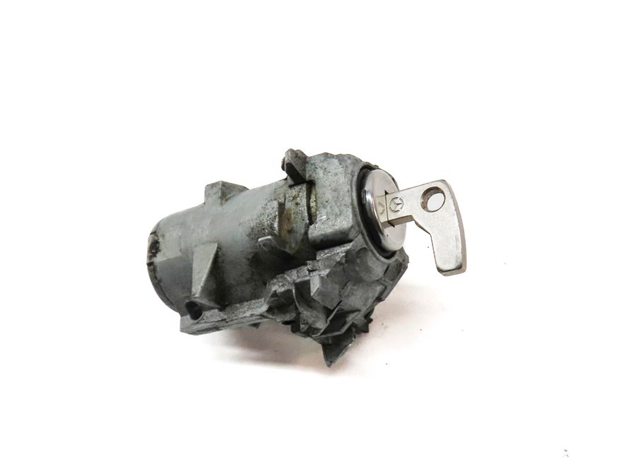 Thumbnail 7: 2016 MERCEDES CLA250 (W117) FRONT LEFT DRIVER DOOR LOCK CYLINDER w/ KEY SET/2