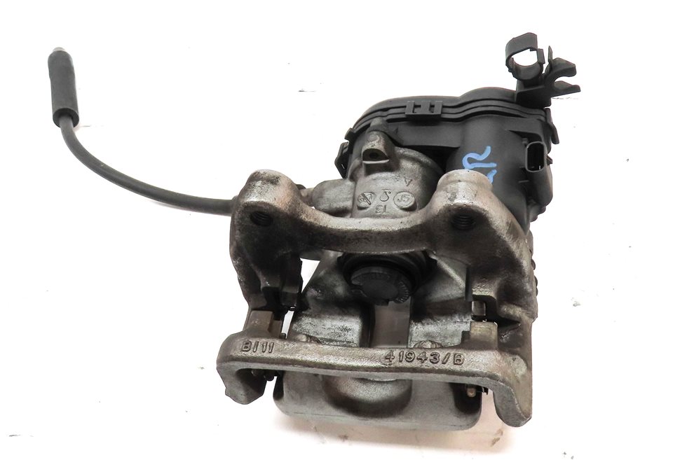 Thumbnail 6: 13-20 MERCEDES B250 CLA250 GLA250 (C117 W242 W246 X156) LEFT REAR BRAKE CALIPER